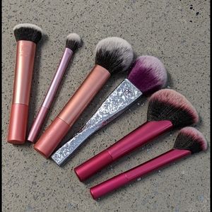 Real Techniques lot of 6 face brushes